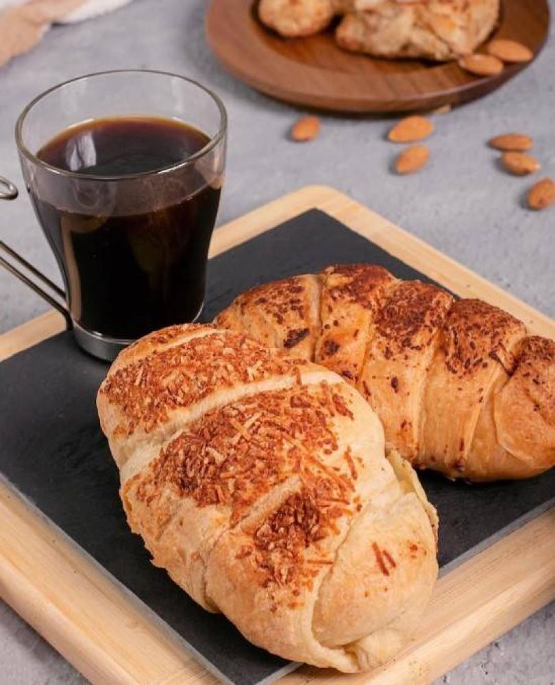 Croissant de tres quesos